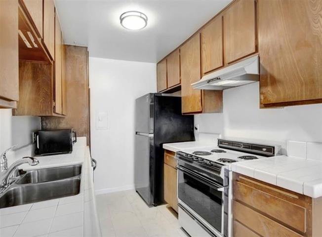 $250000 : NICE CONDO FOR SALE!! image 5