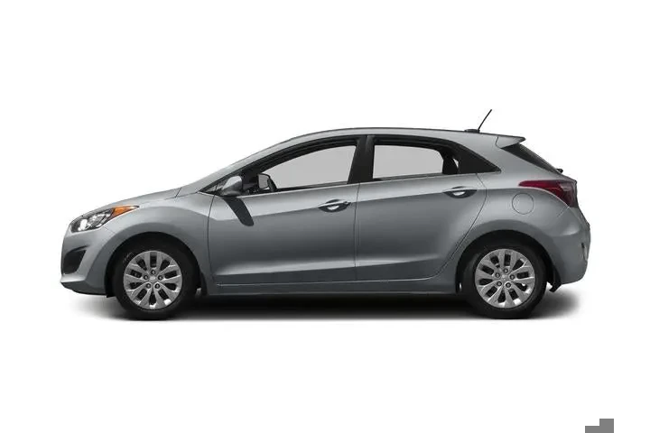 $11988 : Hyundai ELANTRA GT 2016 4dr image 2