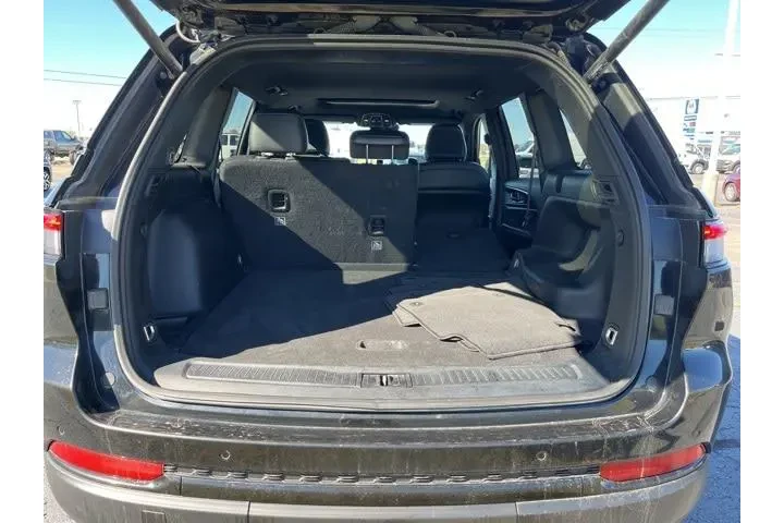 $25685 : Jeep Grand Cherokee 2023 4x4 image 5