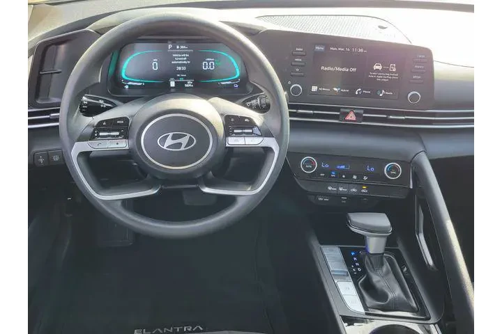 $21456 : Hyundai ELANTRA Hybrid 2025 image 4