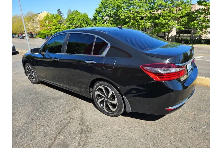 $7500 : 2016 Accord EX image 4