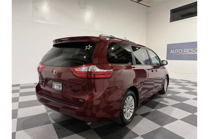 $24929 : Sienna 2017 image 4