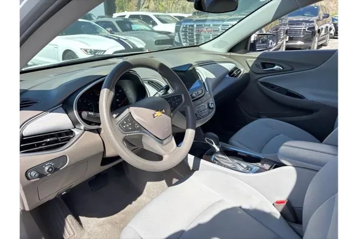 $16788 : Chevrolet Malibu 2023 LT 4dr image 10