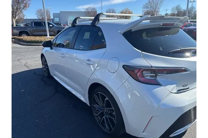 $22939 : Toyota Corolla Hatchback 202 image 6