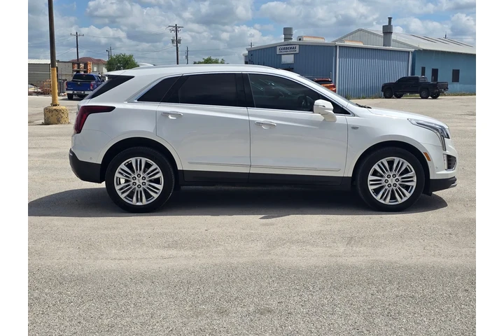 $26998 : 2021 XT5 FWD Premium Luxury image 2