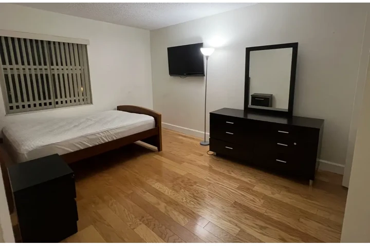 $850 : RENTO HABITACIÓN KENDALL image 2