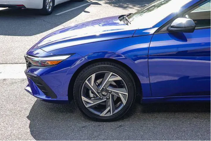 $21000 : Hyundai ELANTRA 2025 SEL Spo image 10