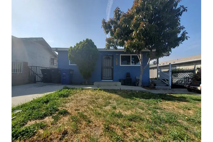 $3300 : Duplex enfrente de 3 rec en LA image 2