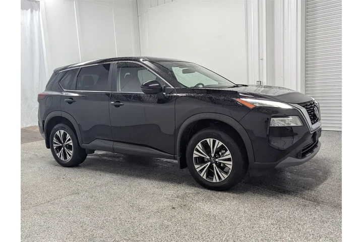 $20797 : Nissan Rogue 2023 SV 4dr Cro image 2