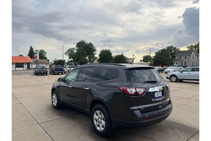 $10995 : 2014 Traverse LS | Dickinson image 6