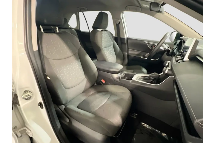 $25850 : Toyota RAV4 2023 XLE 4dr SUV image 10