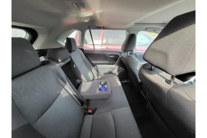 $19762 : Toyota RAV4 2019 AWD XLE 4dr image 9