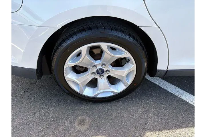 $11995 : Ford Taurus 2011 SEL 4dr Sed image 10