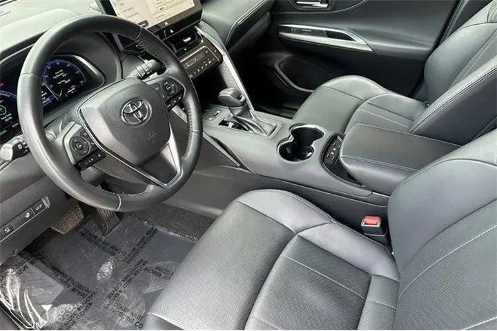 $35444 : Toyota Venza 2023 AWD Nights image 7