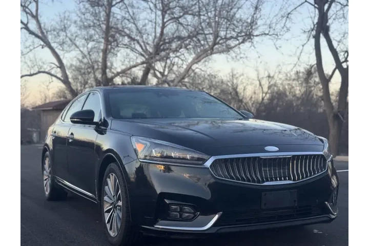$8999 : 2017 Cadenza Technology image 5