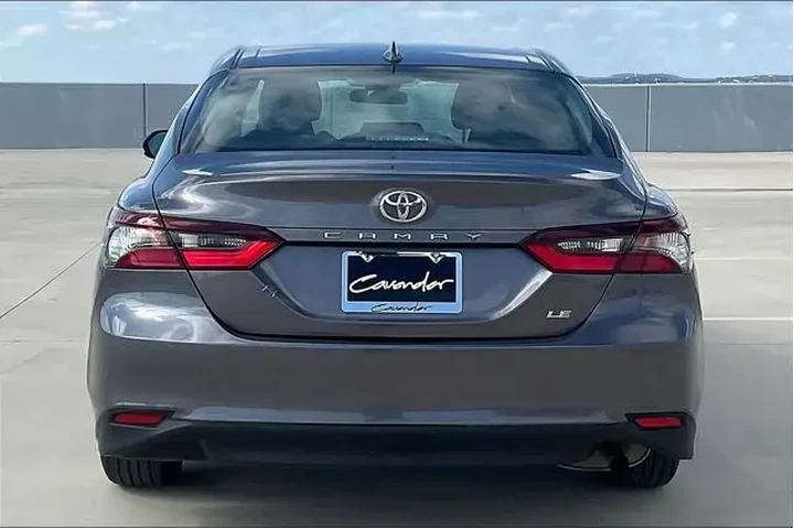 $21511 : Toyota Camry 2024 LE 4dr Sed image 4