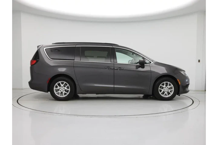 $15998 : Chrysler Voyager 2020 LXi 4d image 7