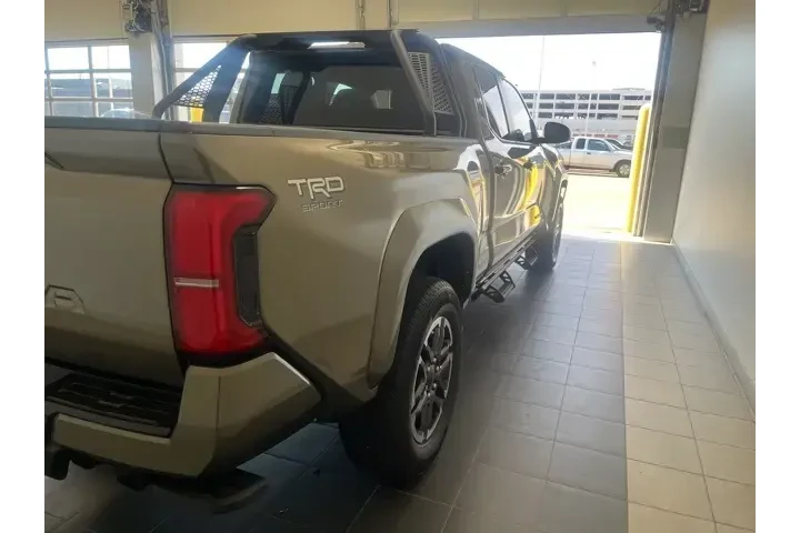 $37690 : Toyota Tacoma 2025 4x2 TRD S image 9