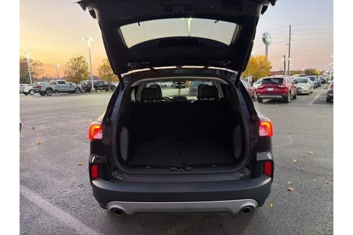 $24010 : Ford Escape 2022 AWD SEL 4dr image 10