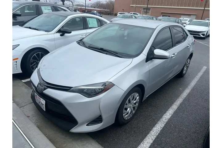 $13608 : Toyota Corolla 2019 LE 4dr S image 1