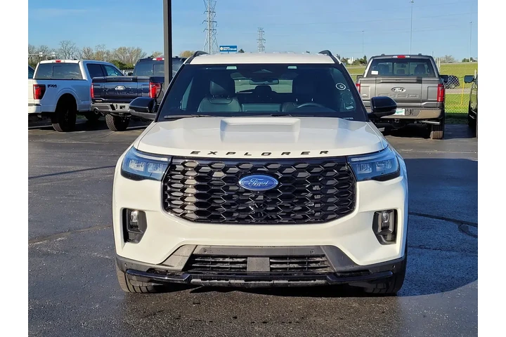 $39698 : Ford Explorer 2025 AWD ST-Li image 9