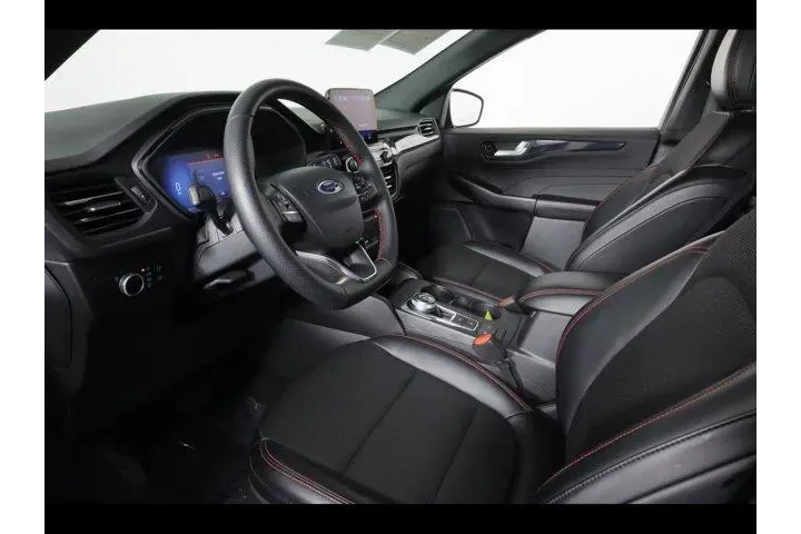 $27875 : Ford Escape 2025 AWD ST-Line image 9