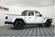 $29887 : Jeep Gladiator 2022 4x4 Will thumbnail
