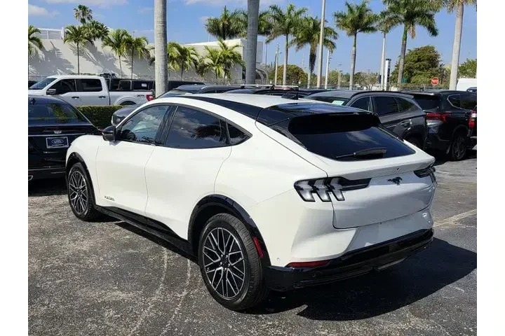$31990 : Ford Mustang Mach-E 2024 Pre image 4