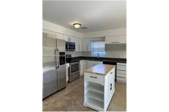 $4500 : Rental property with 3 bedro image 8