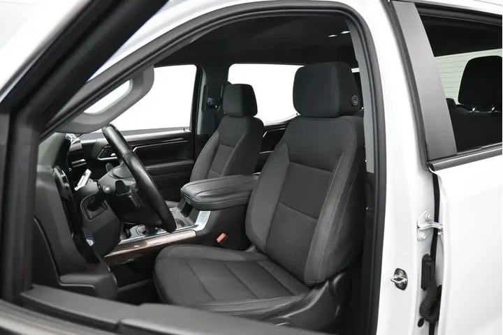 $33500 : Chevrolet Silverado 1500 202 image 10