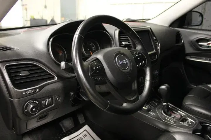 $24495 : Jeep Cherokee 2019 4x4 Trail image 8