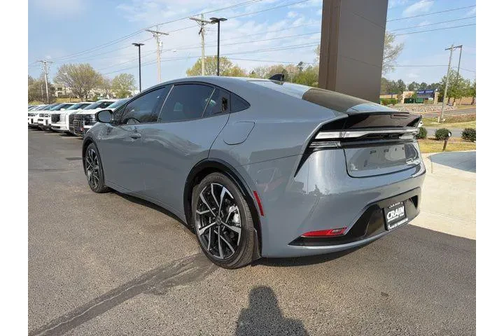 $33630 : Toyota Prius Prime 2024 XSE image 5