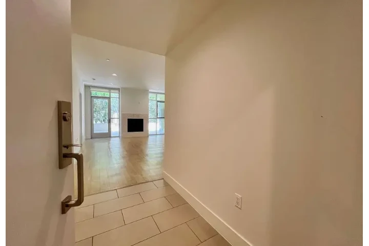 $1500 : 1Bed 1 bath Apt in Koreatown image 2