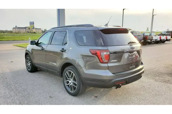 $19900 : Ford Explorer 2018 AWD Sport image 9