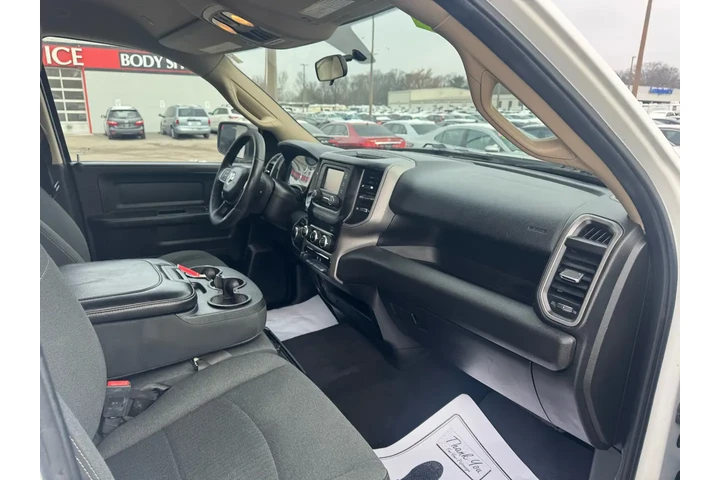 $24980 : 2019 RAM 2500 Tradesman 4x4 C image 9