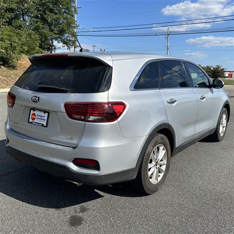 $15927 : PRE-OWNED 2019 KIA SORENTO LX image 5