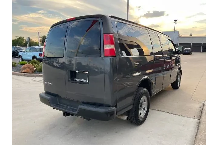 $16895 : Chevrolet Express 2017 LS 25 image 5
