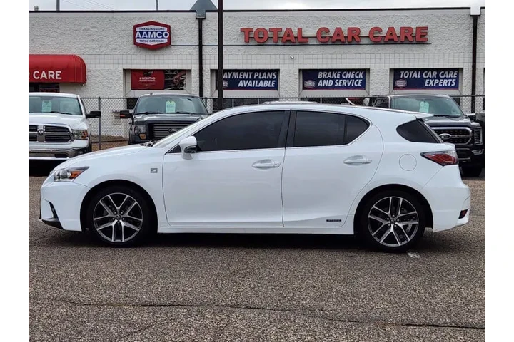 $12744 : 2014 CT 200h image 3