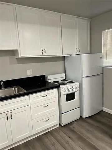 $1800 : 2bed 1Bathroom for RENT image 1