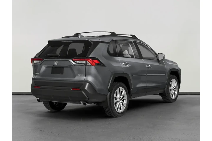 Toyota RAV4 2024 XLE Premium image 2