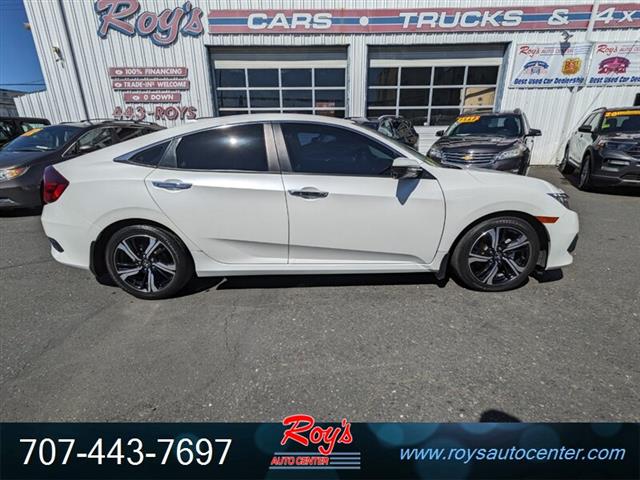 $23995 : 2017 Civic Touring Sedan image 2