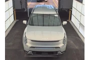 $29690 : Kia EV9 2024 Light Long Rang thumbnail