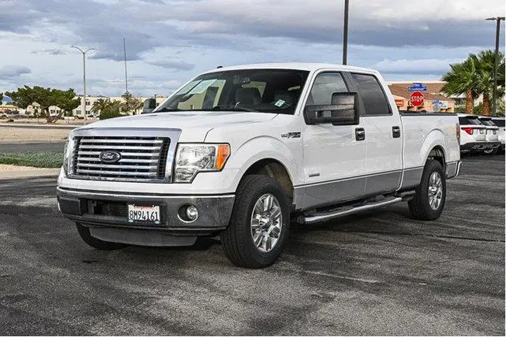 Ford F-150 2012 4x2 XLT 4dr image 3