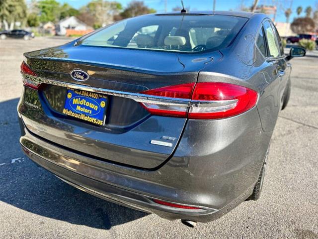 2017 Fusion SE image 9