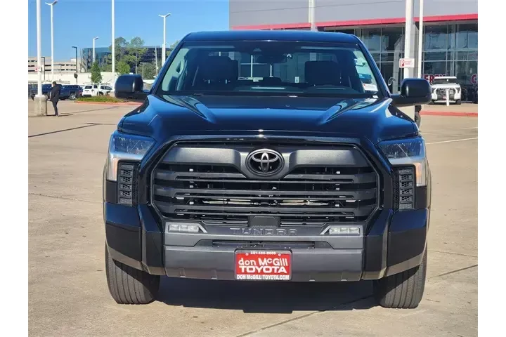 $39856 : Toyota Tundra 2023 4x4 SR5 4 image 2
