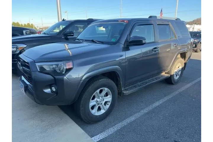 $31904 : Toyota 4Runner 2021 4x4 SR5 image 2