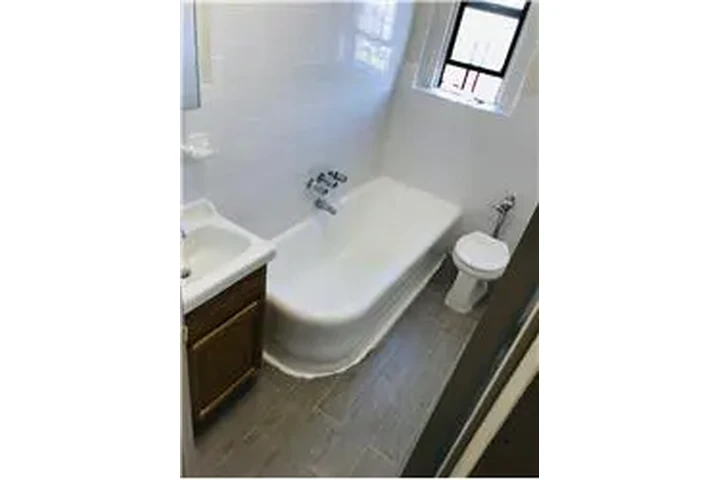 $1700 : Rental property with 1 bedro image 10