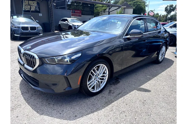 2024 BMW 530i I xDrive image 1