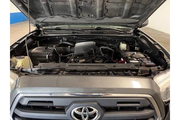$28449 : Toyota Tacoma 2016 4x2 SR5 4 image 9