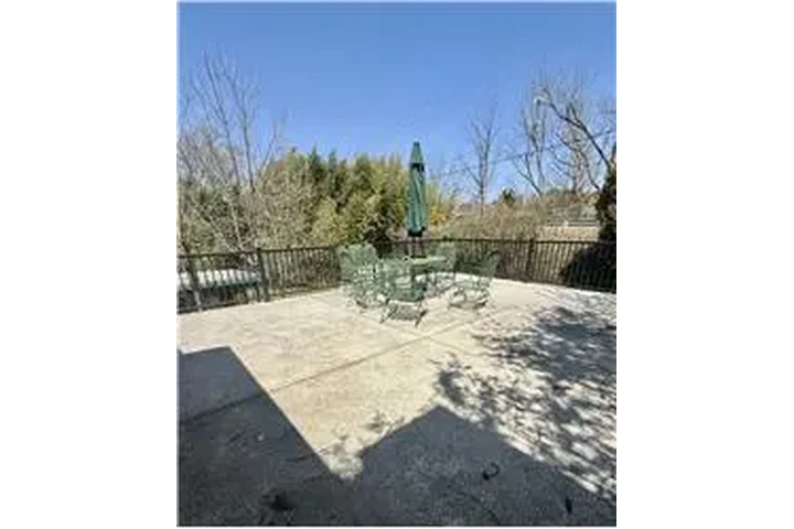 $2600 : Rental property with 3 bedro image 2